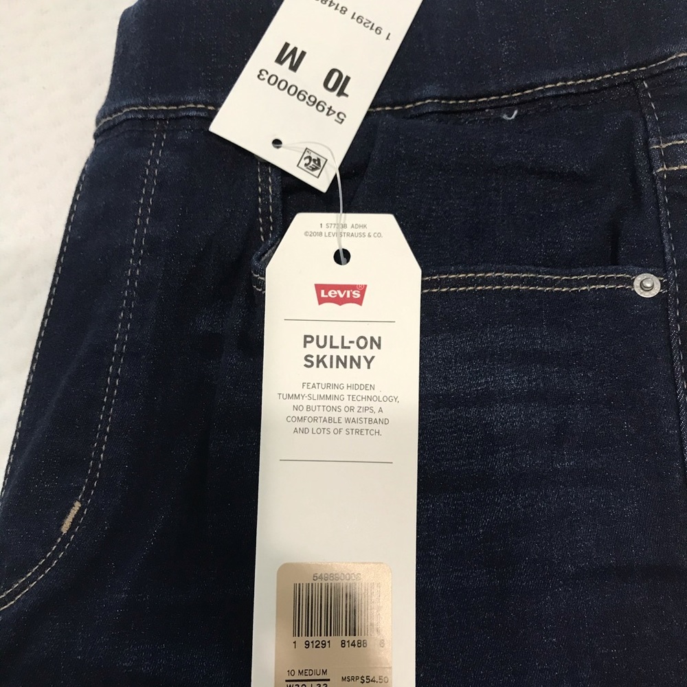 Levi’s pull on skinny jeans